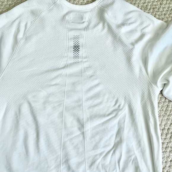 Athleta In Motion Shirt, Medium - Picture 6 of 7